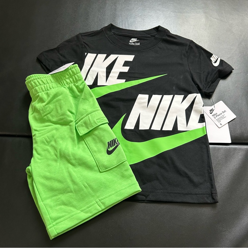 NWT Nike Athletic Set Boys Size 6
